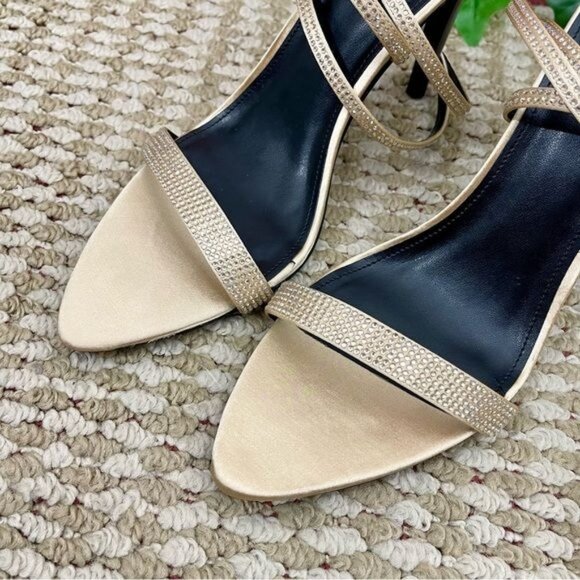 Marc Fisher LTD Cammile Ankle Strap Sandal in Light Natural Size 9.5 - Picture 8 of 14